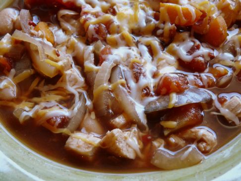 Dark and Smoky Slowcooker Chicken Chili